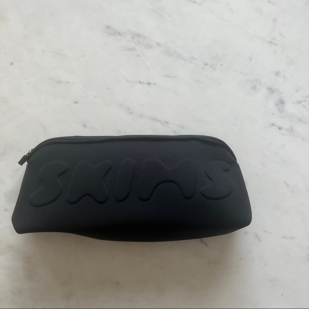 Skims - Black Zipper Pouch